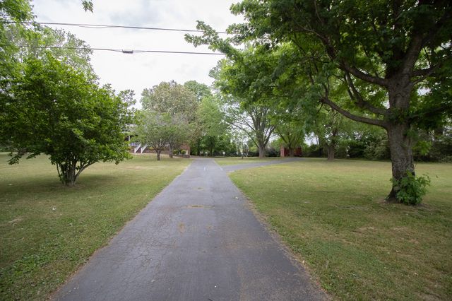146 Volunteer Rd, Murfreesboro, TN 37128