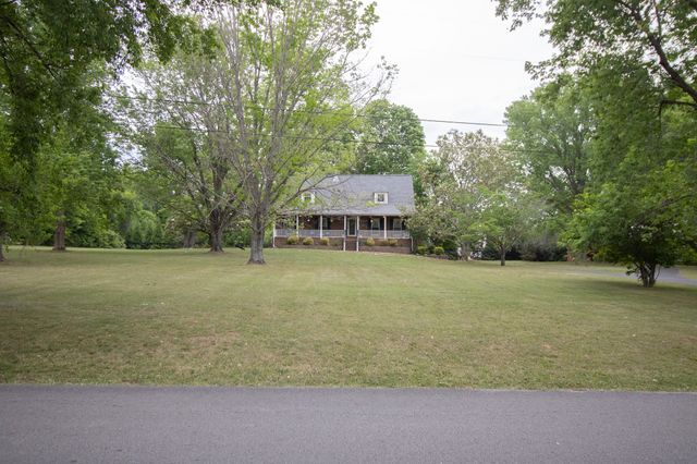 146 Volunteer Rd, Murfreesboro, TN 37128