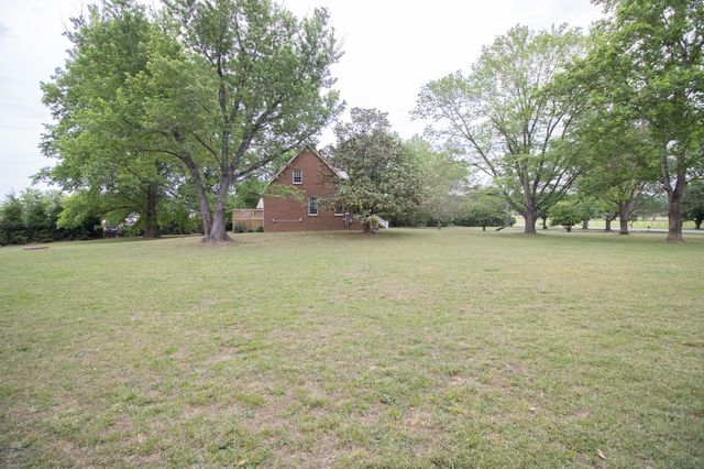 146 Volunteer Rd, Murfreesboro, TN 37128