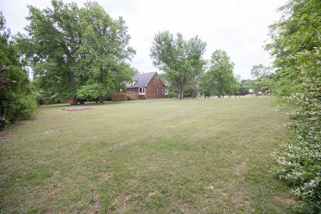 146 Volunteer Rd, Murfreesboro, TN 37128