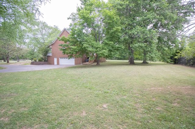 146 Volunteer Rd, Murfreesboro, TN 37128