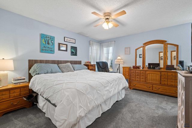 8470 HEATHER DR, Rapid City, SD 57702