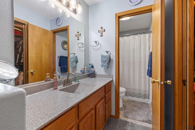 8470 HEATHER DR, Rapid City, SD 57702