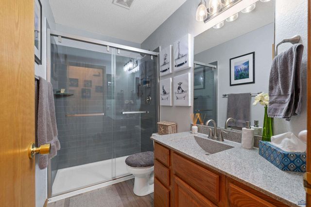 8470 HEATHER DR, Rapid City, SD 57702