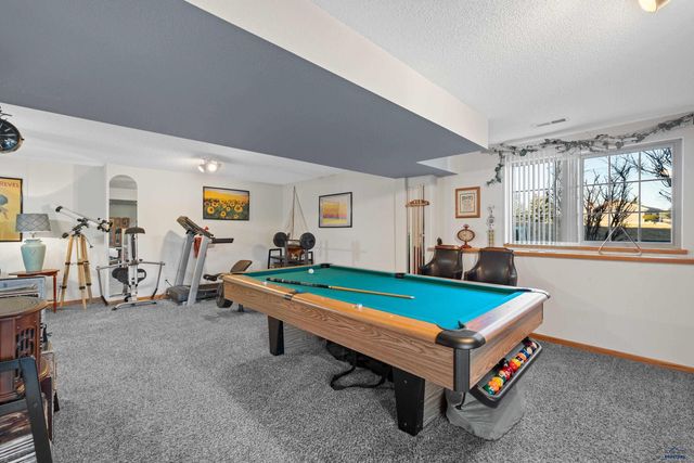 8470 HEATHER DR, Rapid City, SD 57702