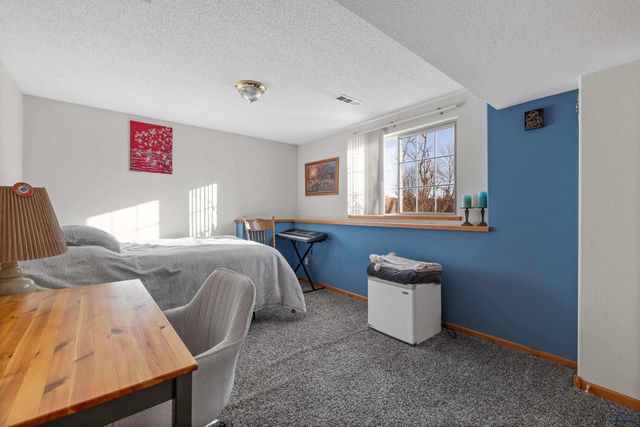 8470 HEATHER DR, Rapid City, SD 57702