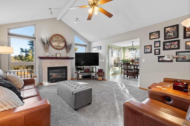 8470 HEATHER DR, Rapid City, SD 57702