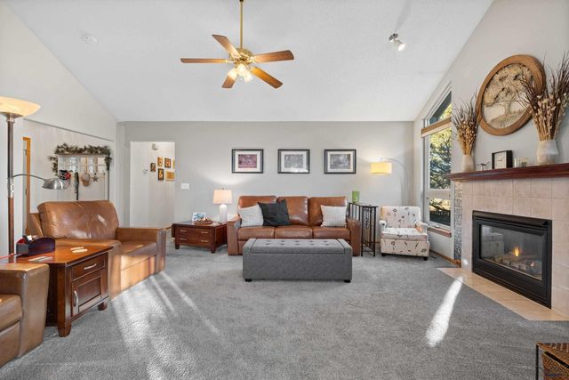 8470 HEATHER DR, Rapid City, SD 57702