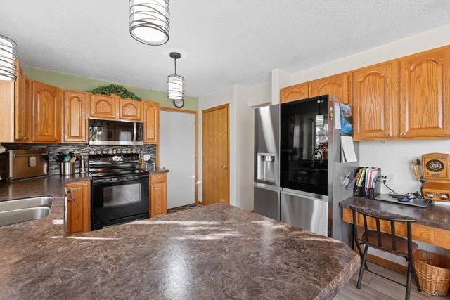 8470 HEATHER DR, Rapid City, SD 57702