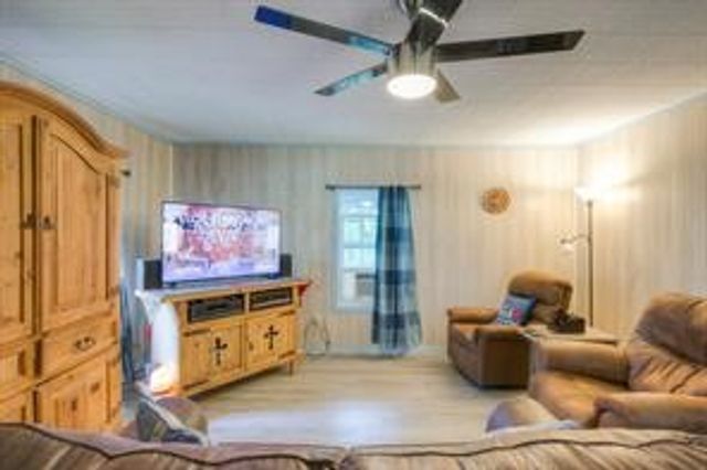 709 N Wilhite Street 711, Cleburne, TX 76031