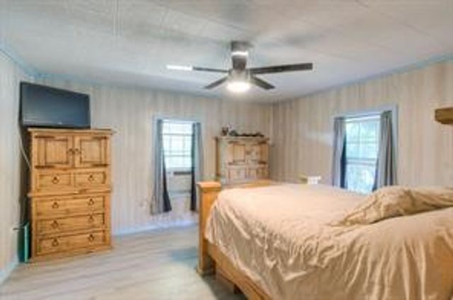 709 N Wilhite Street 711, Cleburne, TX 76031