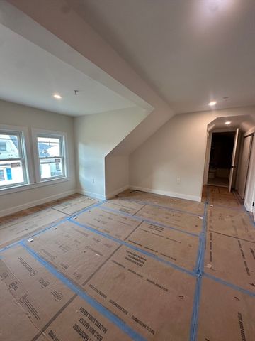 5 Walnut Ave 3, Stoughton, MA 02072