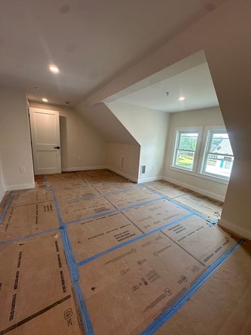 5 Walnut Ave 3, Stoughton, MA 02072