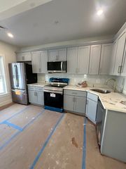 5 Walnut Ave 3, Stoughton, MA 02072