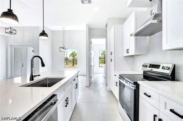 2633 22nd AVE SE, Naples, FL 34117