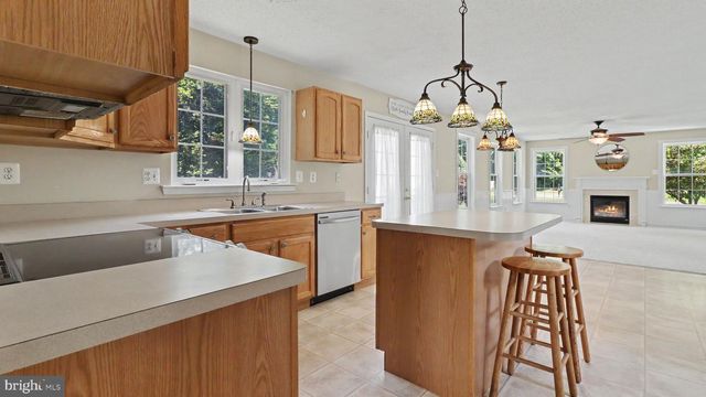101 POWHATAN CT, La Plata, MD 20646