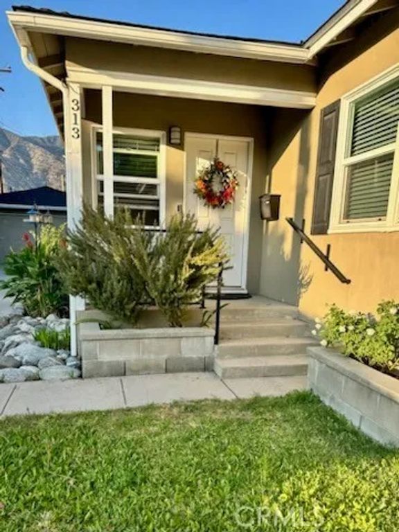 313 W Bennett Avenue, Glendora, CA 91741