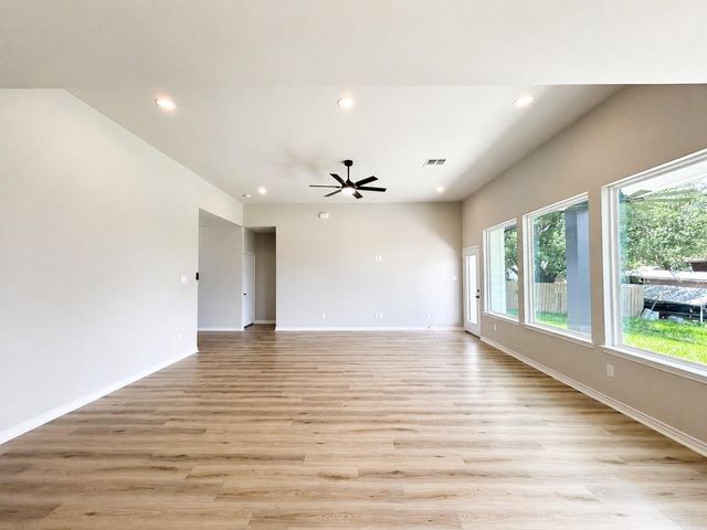 12491 Ridgecrest Drive, Willis, TX 77318