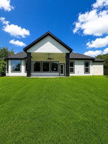 12491 Ridgecrest Drive, Willis, TX 77318