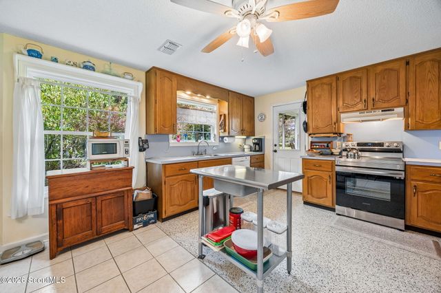 331 Magna Carta Drive, Woodbine, GA 31569
