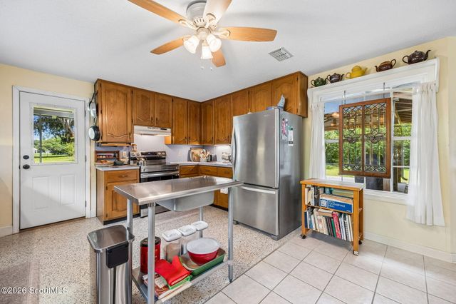 331 Magna Carta Drive, Woodbine, GA 31569