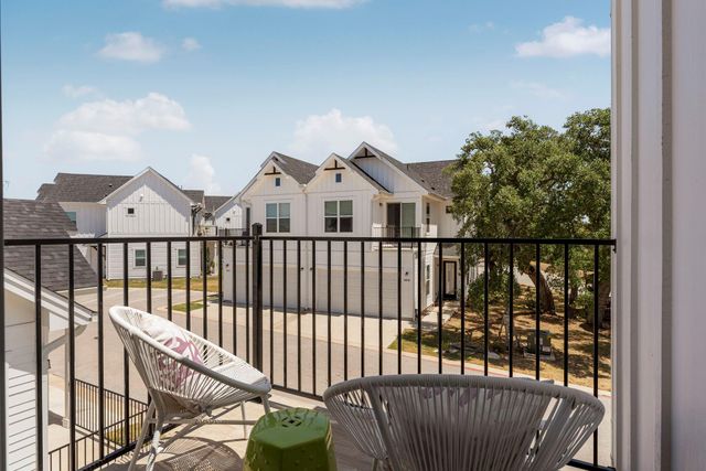 136 Lourdes CT B, Dripping Springs, TX 78620