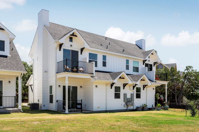 136 Lourdes CT B, Dripping Springs, TX 78620
