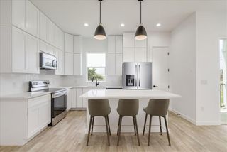 136 Lourdes CT B, Dripping Springs, TX 78620
