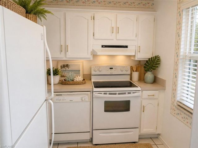 1624 Pine Valley DR 217, Fort Myers, FL 33907