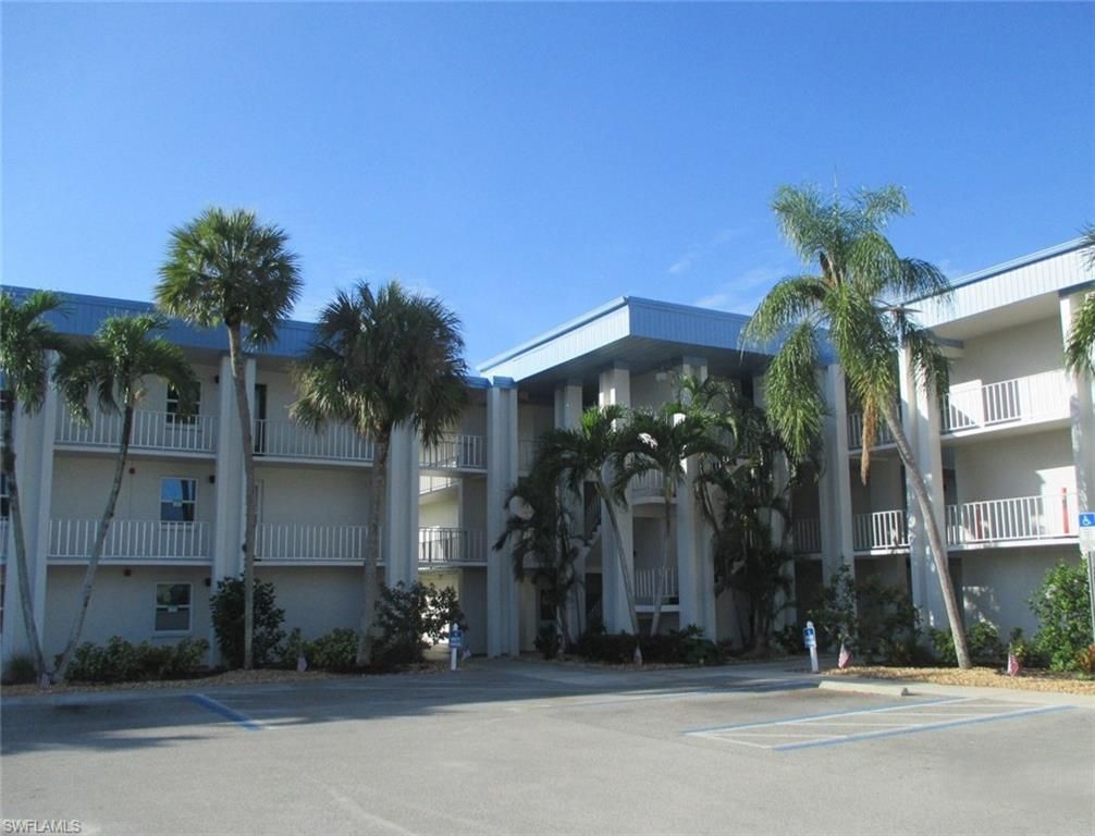 1624 Pine Valley DR 217, Fort Myers, FL 33907