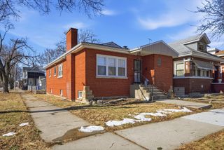 8856 S Parnell Avenue, Chicago, IL 60620