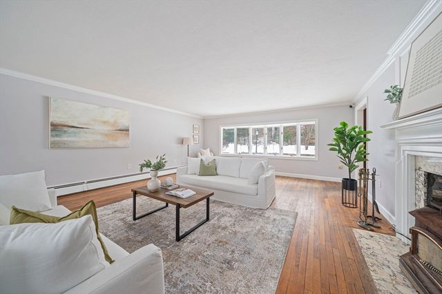 8 Conway Lane, Foxboro, MA 02035