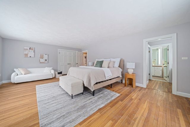8 Conway Lane, Foxboro, MA 02035