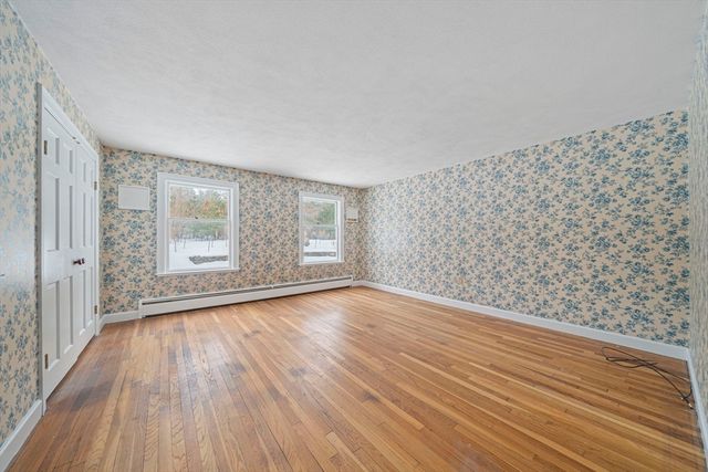 8 Conway Lane, Foxboro, MA 02035