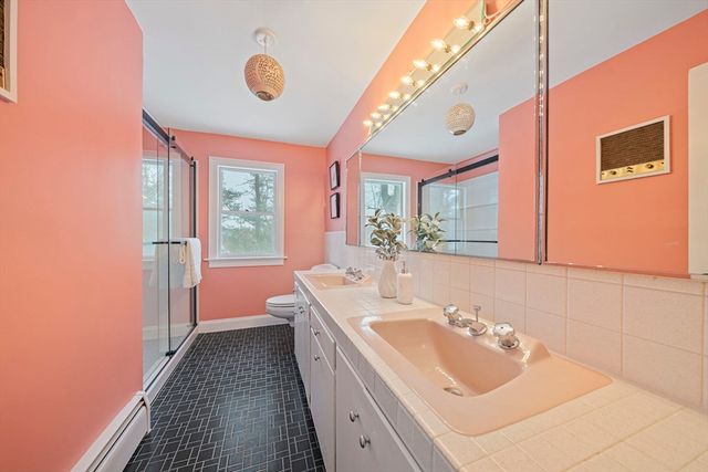 8 Conway Lane, Foxboro, MA 02035