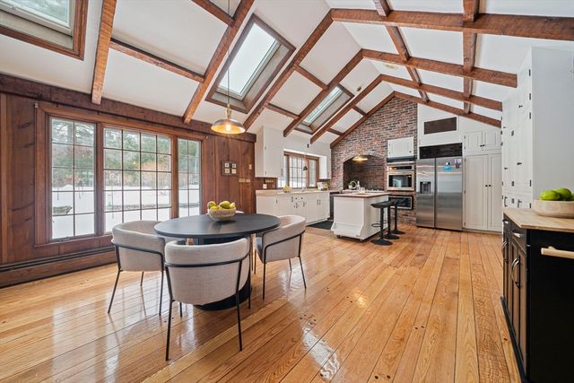8 Conway Lane, Foxboro, MA 02035