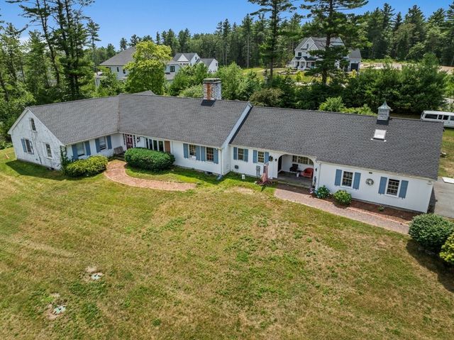 8 Conway Lane, Foxboro, MA 02035