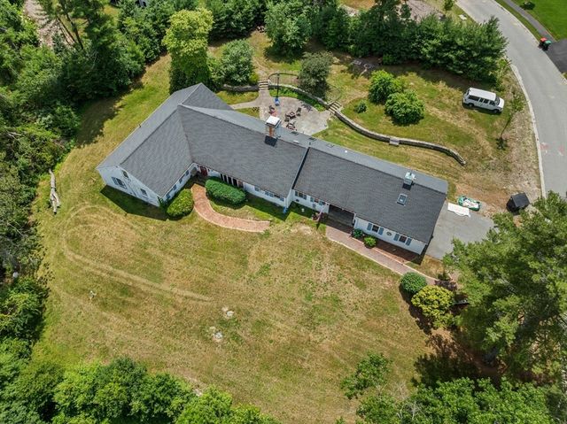 8 Conway Lane, Foxboro, MA 02035