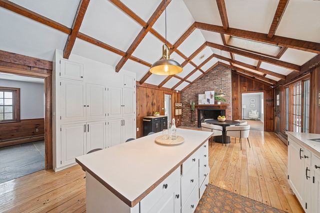 8 Conway Lane, Foxboro, MA 02035