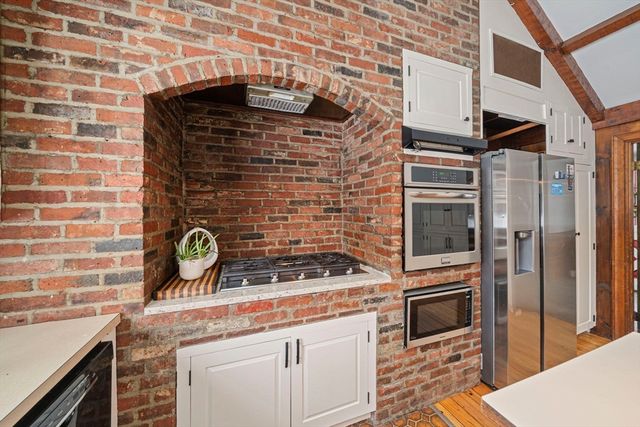 8 Conway Lane, Foxboro, MA 02035