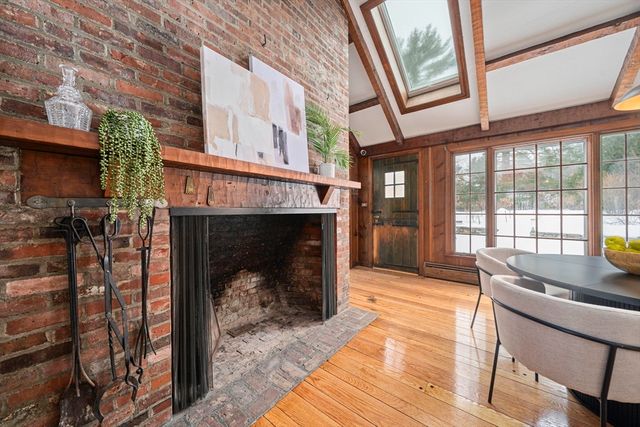 8 Conway Lane, Foxboro, MA 02035