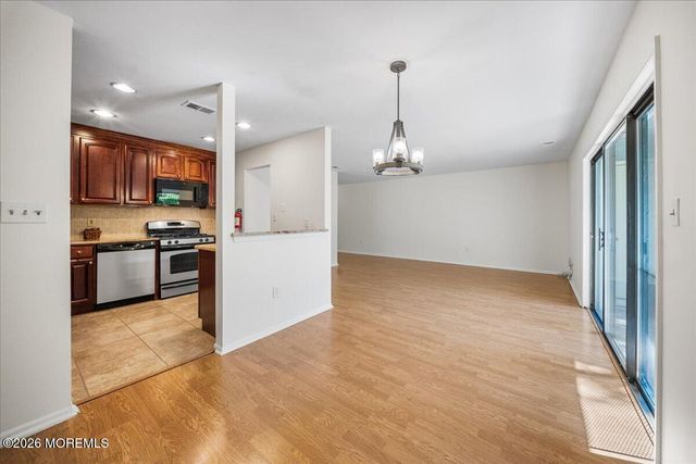 8 Deptford Court 6, Freehold, NJ 07728