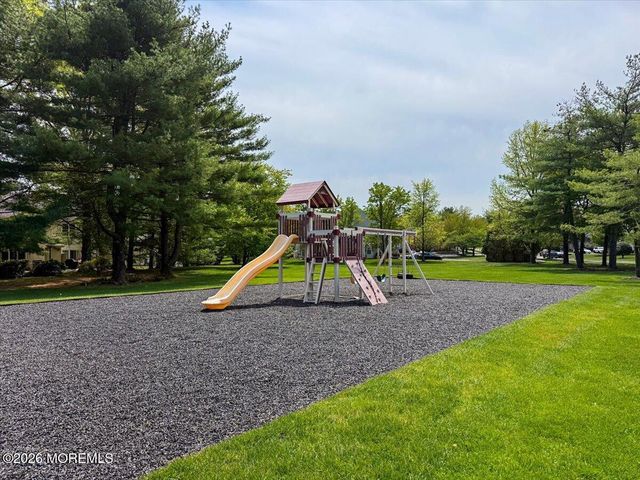 8 Deptford Court 6, Freehold, NJ 07728