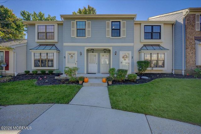 8 Deptford Court 6, Freehold, NJ 07728