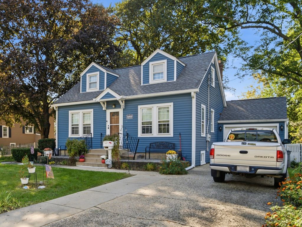 10609 Schubert Avenue, Melrose Park, IL 60164 — photo 2
