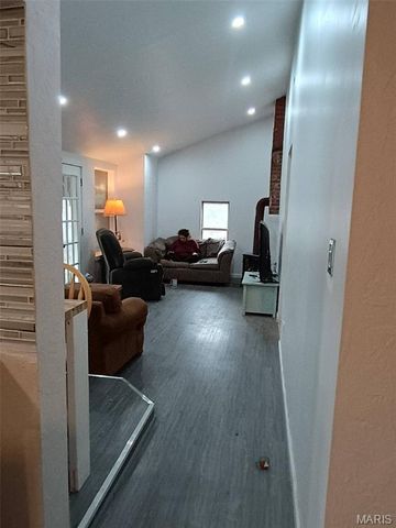 302 E Center Street, Salem, MO 65560