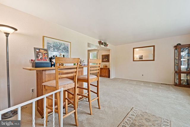 13 HARTFORD RD, Sewell, NJ 08080