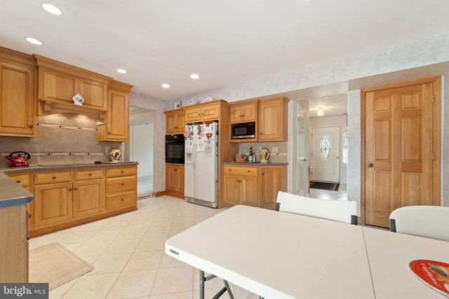 13 HARTFORD RD, Sewell, NJ 08080
