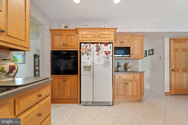 13 HARTFORD RD, Sewell, NJ 08080