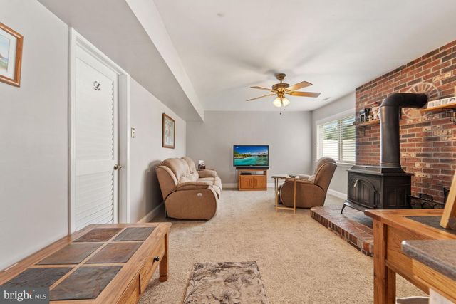 13 HARTFORD RD, Sewell, NJ 08080